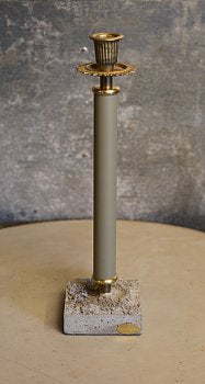 Ljusstake Two Faces Olivgrå