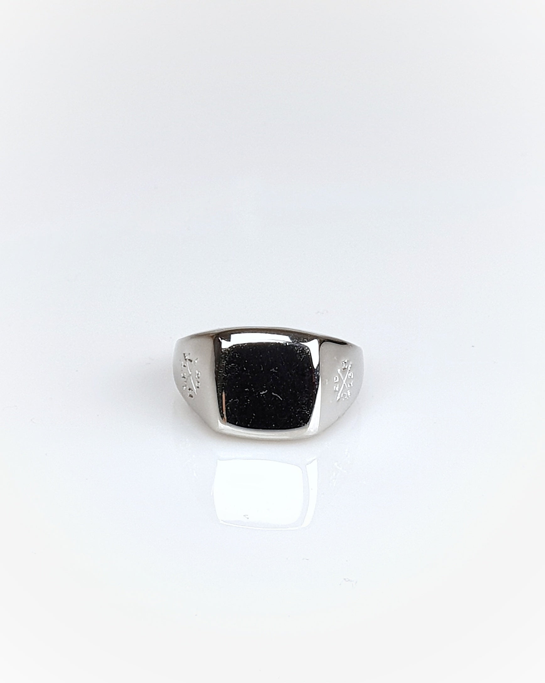 Ring, Kenta. Silver