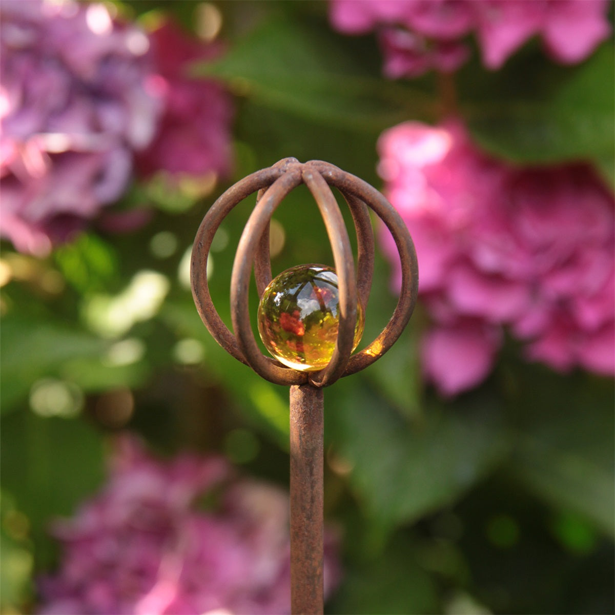 Dekoration med glaskula – Eldgarden