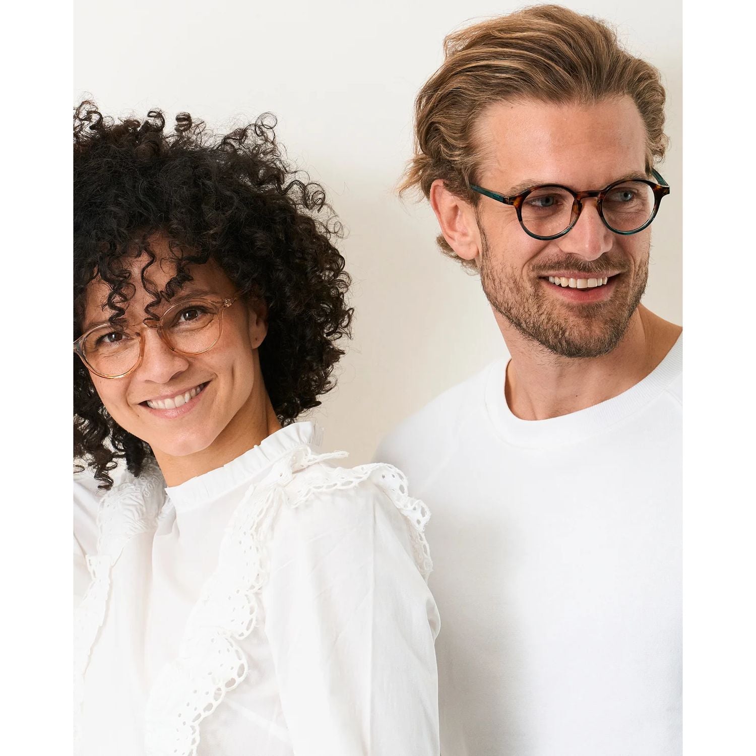 Läsglasögon OjeOje A – crystal beige