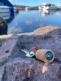 Nyckelring i kork med kompass