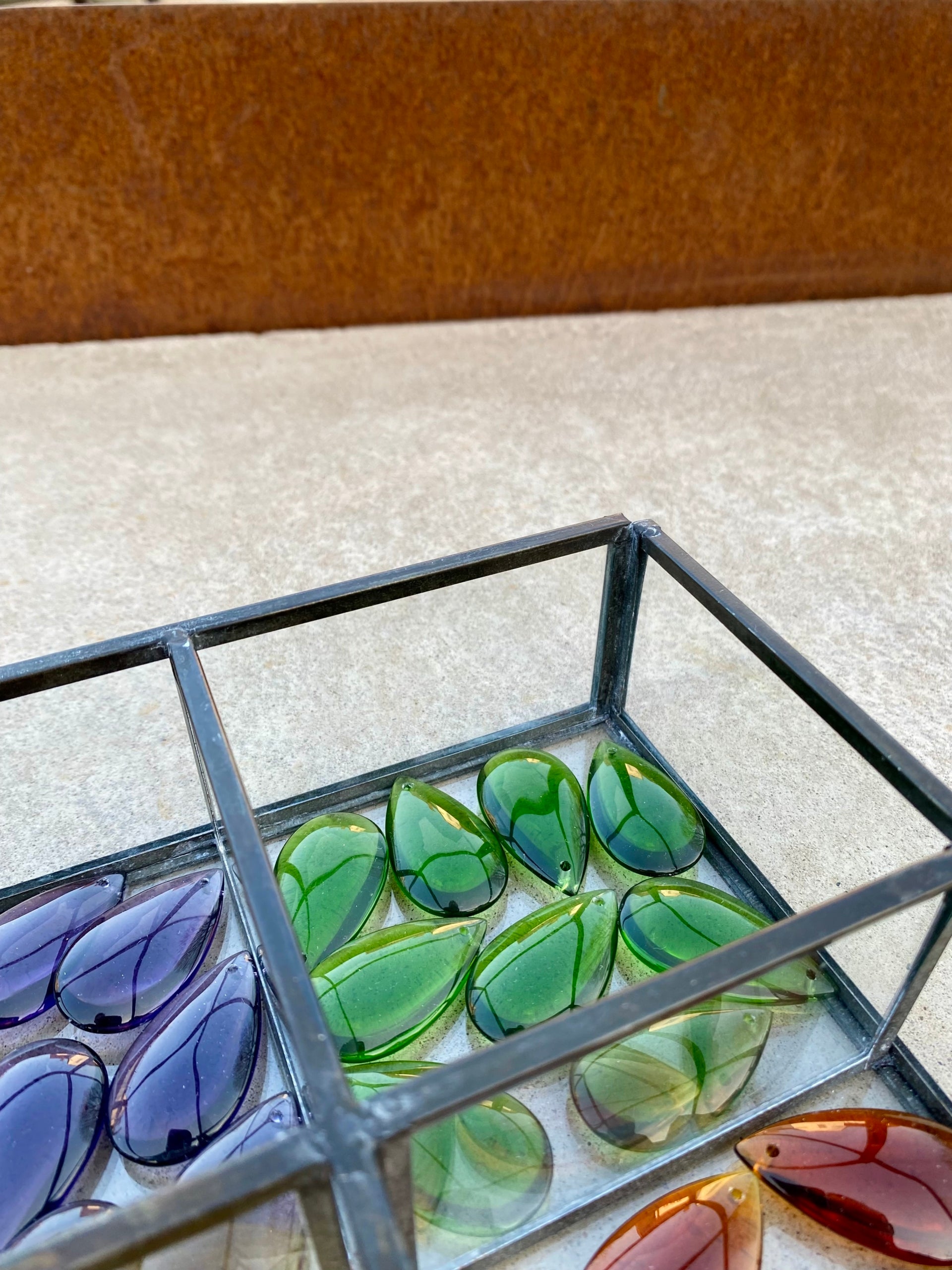 Glasdroppar Indigo & Friends