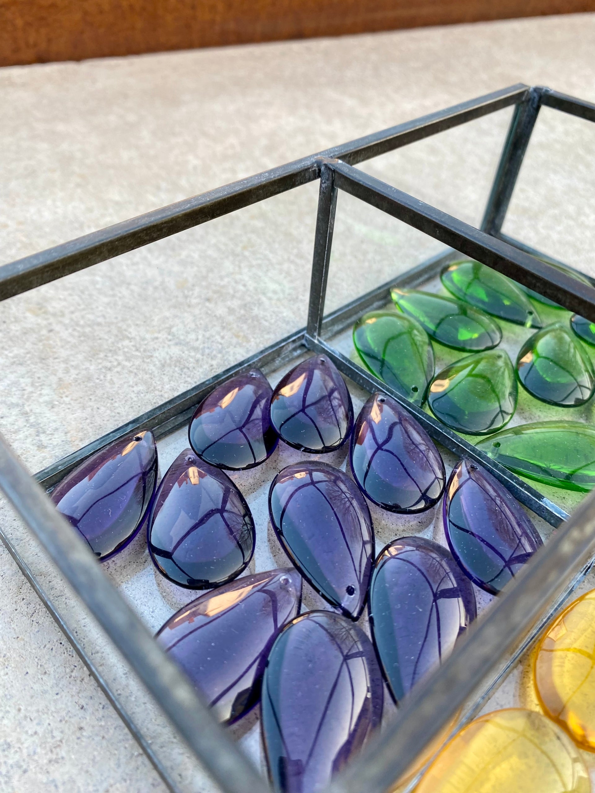 Glasdroppar Indigo & Friends