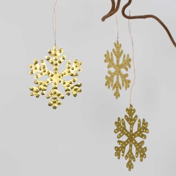 GOLDEN SNOWFLAKE Julhänge 2-pack, mässing Produktkategori: Jul. Köp hos Byggnadsvardskompaniet.se