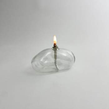 Oljelampa i munblåst glas – Ljusmoln S Produktkategori: Oljelampor. Köp hos Byggnadsvardskompaniet.se