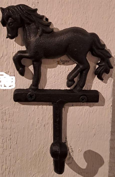 Hästkrok Skyrup Produktkategori: Krokar & Hängare. Köp hos Byggnadsvardskompaniet.se