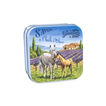 Marseille tvål i plåtask Hästar – ros Produktkategori: Fast Tvål. Köp hos Byggnadsvardskompaniet.se